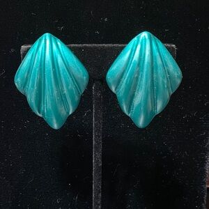 1960’s Teal Shell-Shaped clip on Earrings